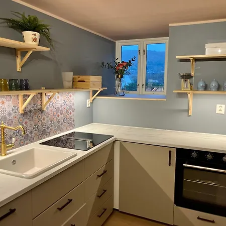 Apartamento New Beautiful Flat, Parking! Bergen